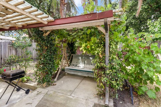 2716 Independence, West Sacramento, CA 95691
