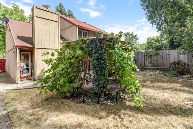 2716 Independence, West Sacramento, CA 95691