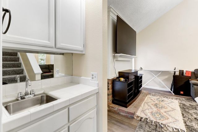 2716 Independence, West Sacramento, CA 95691