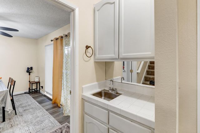 2716 Independence, West Sacramento, CA 95691