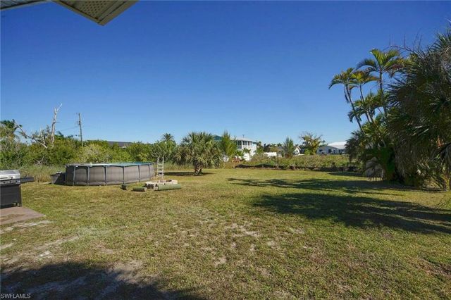 2560 Rose AVE, St. James City, FL 33956