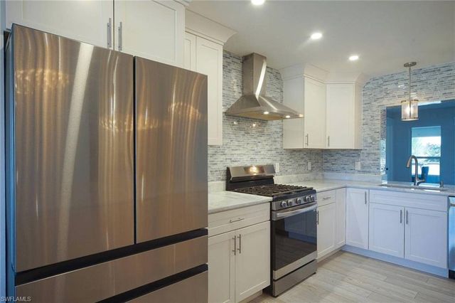 2560 Rose AVE, St. James City, FL 33956