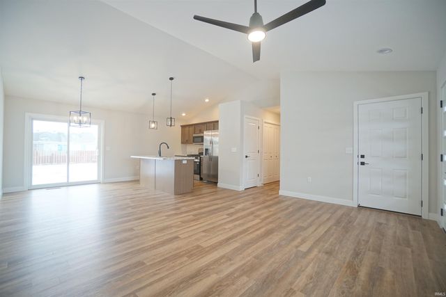 445 N Eastfield Circle, Milford, IN 46542