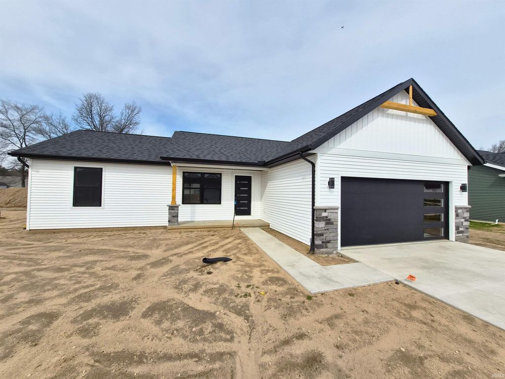 445 N Eastfield Circle, Milford, IN 46542