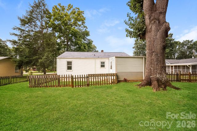 309 Eastside Drive, Statesville, NC 28625