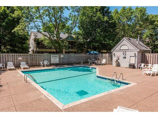 7555 W 110th Street, Bloomington, MN 55438