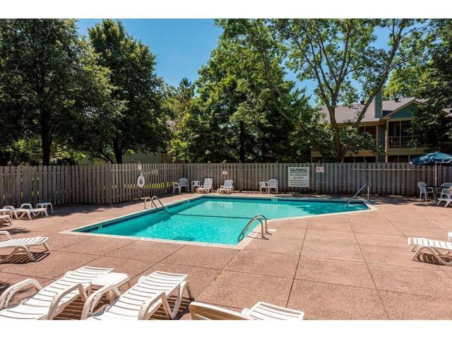 7555 W 110th Street, Bloomington, MN 55438