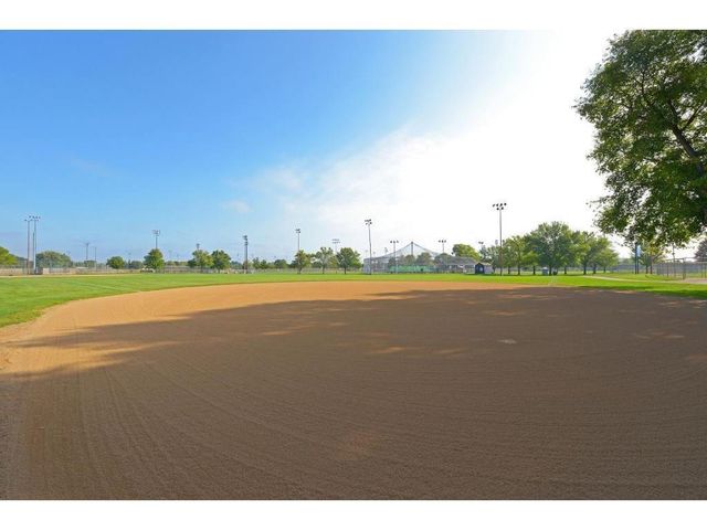 7555 W 110th Street, Bloomington, MN 55438