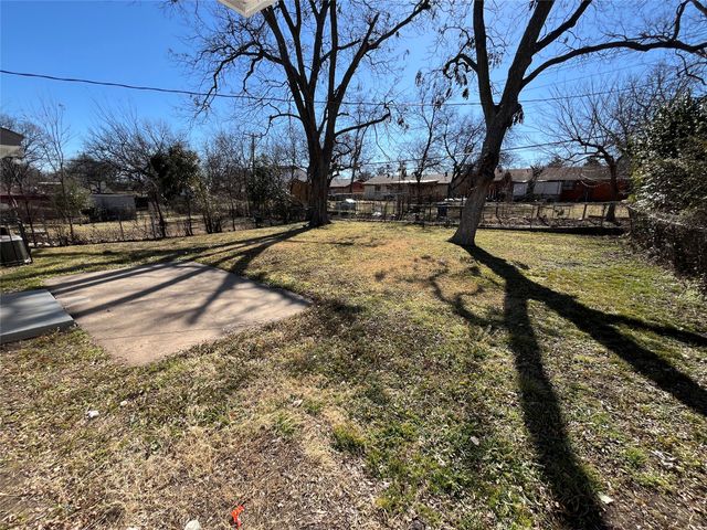 936 Bluewood Drive, Dallas, TX 75232