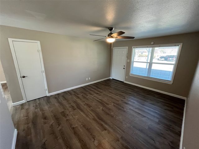 936 Bluewood Drive, Dallas, TX 75232