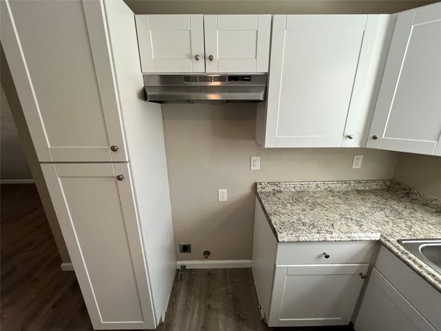 936 Bluewood Drive, Dallas, TX 75232