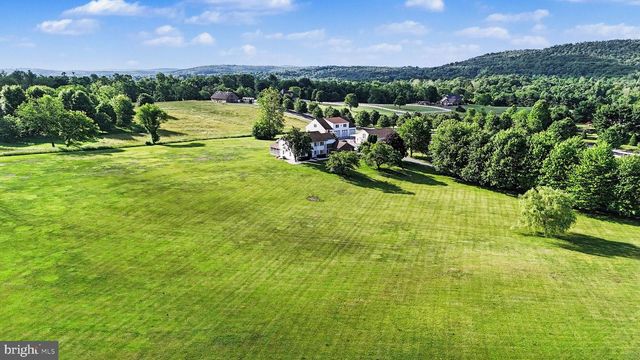 730 SEITZ DR, Lewisberry, PA 17339