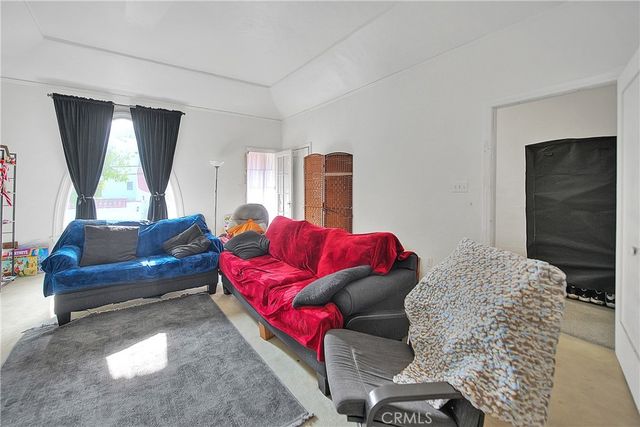 3945 Woolwine, Los Angeles, CA 90063