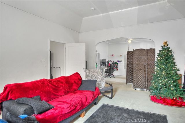 3945 Woolwine, Los Angeles, CA 90063