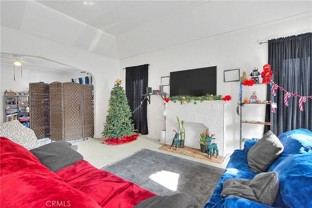 3945 Woolwine, Los Angeles, CA 90063