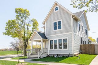 2301 W Garfield AVENUE, Milwaukee, WI 53205