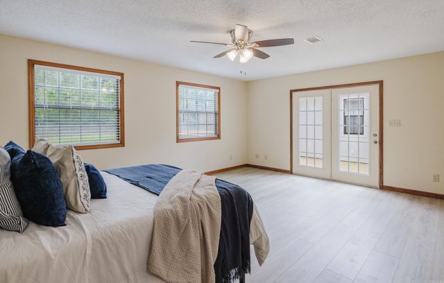 8052 Cindy Drive, Benton, AR 72019