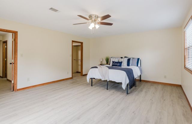 8052 Cindy Drive, Benton, AR 72019