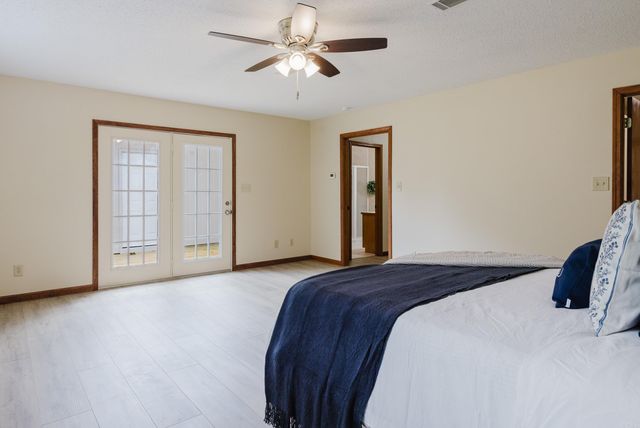 8052 Cindy Drive, Benton, AR 72019