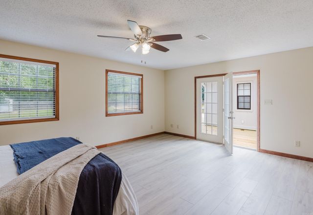 8052 Cindy Drive, Benton, AR 72019