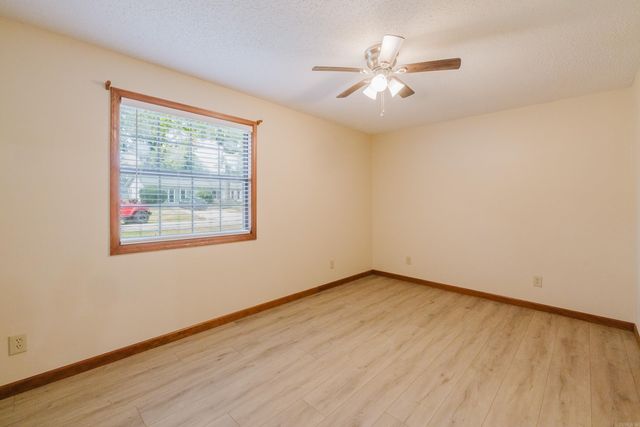 8052 Cindy Drive, Benton, AR 72019