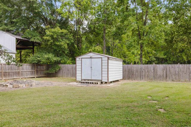 8052 Cindy Drive, Benton, AR 72019