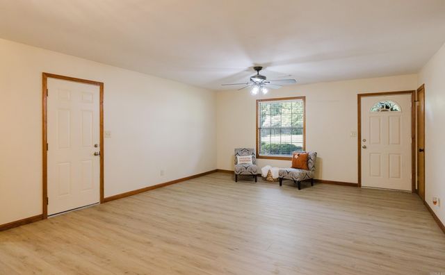 8052 Cindy Drive, Benton, AR 72019