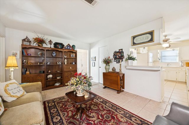 10443 Collingswood Road, La Porte, TX 77571