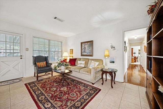 10443 Collingswood Road, La Porte, TX 77571