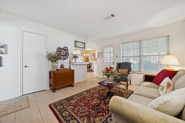 10443 Collingswood Road, La Porte, TX 77571