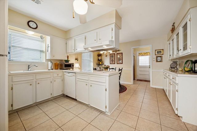 10443 Collingswood Road, La Porte, TX 77571