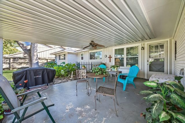 10443 Collingswood Road, La Porte, TX 77571