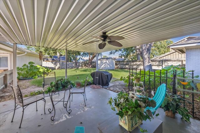 10443 Collingswood Road, La Porte, TX 77571