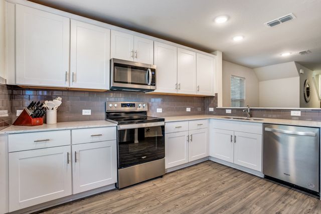 404 Glendale Drive, Van Alstyne, TX 75495