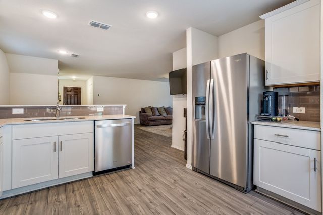 404 Glendale Drive, Van Alstyne, TX 75495