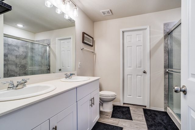 404 Glendale Drive, Van Alstyne, TX 75495