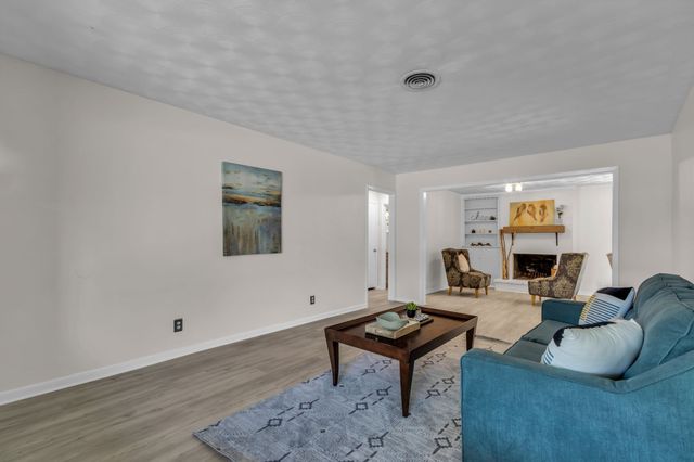 3010 Topaz Lane, Farmers Branch, TX 75234