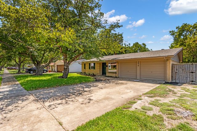 3010 Topaz Lane, Farmers Branch, TX 75234