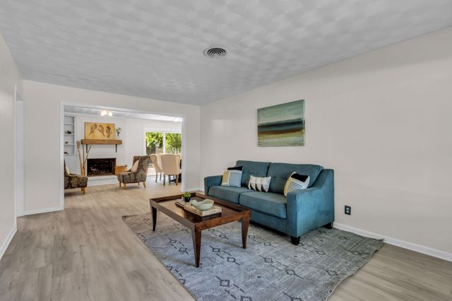 3010 Topaz Lane, Farmers Branch, TX 75234