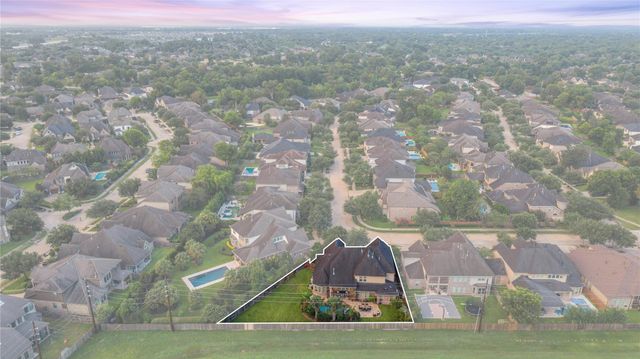 2 Trento Turn Drive, Missouri City, TX 77459