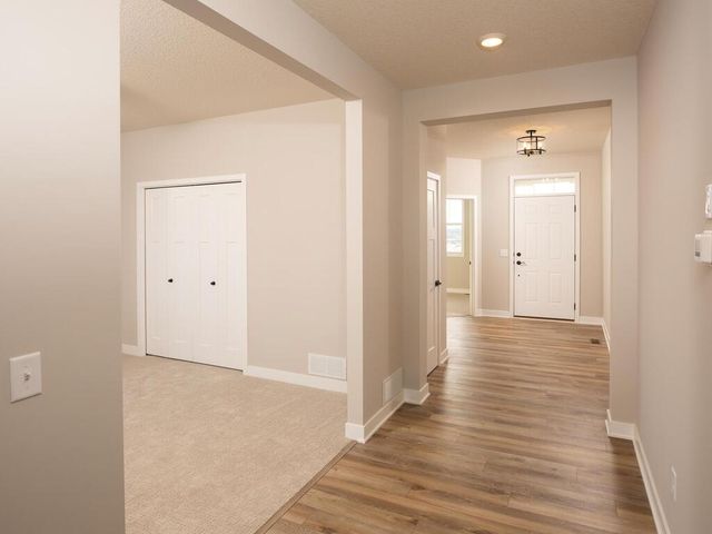 17940 Greenwich Way, Lakeville, MN 55044