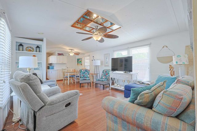 11 Spinnaker Ln., Murrells Inlet, SC 29576