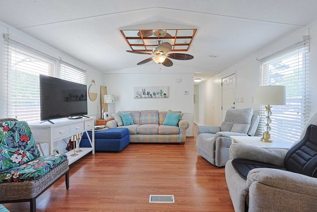 11 Spinnaker Ln., Murrells Inlet, SC 29576