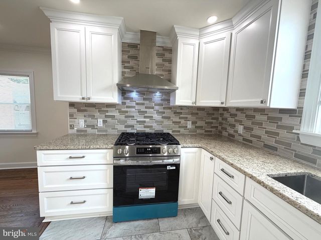 407 W SUMMIT AVE, Wilmington, DE 19804