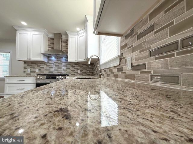 407 W SUMMIT AVE, Wilmington, DE 19804