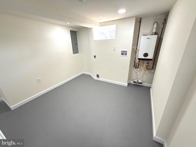 407 W SUMMIT AVE, Wilmington, DE 19804