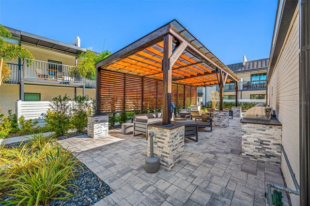 3909 W CLEVELAND STREET, Tampa, FL 33609