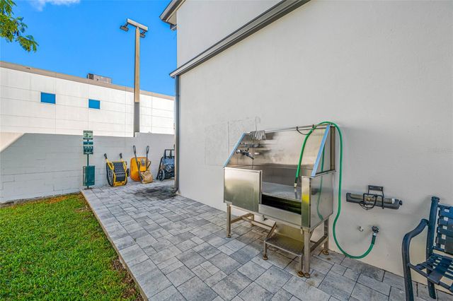 3909 W CLEVELAND STREET, Tampa, FL 33609