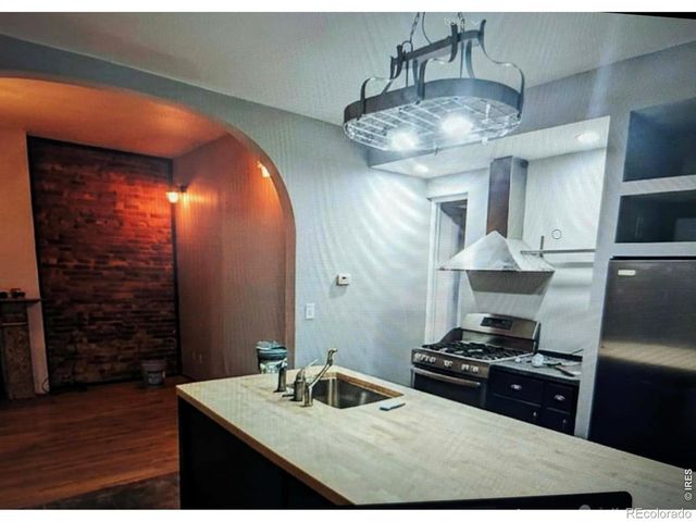 2929 Curtis Street, Denver, CO 80205