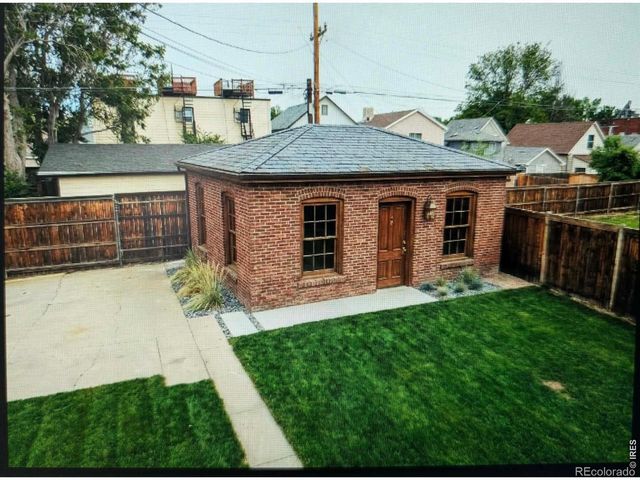 2929 Curtis Street, Denver, CO 80205